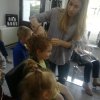 Wizyta "Stokrotek" w zakładzie fryzjerskim